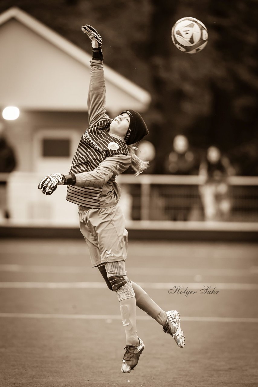 Bild 338 - wCJ VfL Pinneberg - Eimsbuettler TV : Ergebnis: 0:3